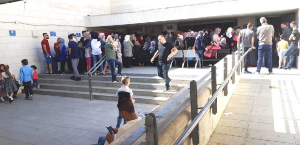 שירות התעסוקה מאפשר לתושבי ירושלים המזרחית לקבל שירות בלשכת התעסוקה במערב העיר עד היום התקיימה בירושלים הפרדה בין דורשי העבודה היהודים לבין הפלסטינים תושבי ירושלים המזרחית, אשר טופלו בלשכה נפרדת בוואדי גוז'.